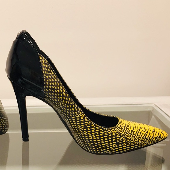 G by GUESS FELISITY Yellow and Black Heels - Picture 12 of 13